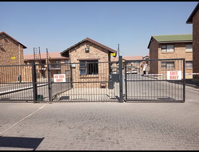 2 BEDROOM SECTIONAL TITLE FOR SALE IN WITFIELD